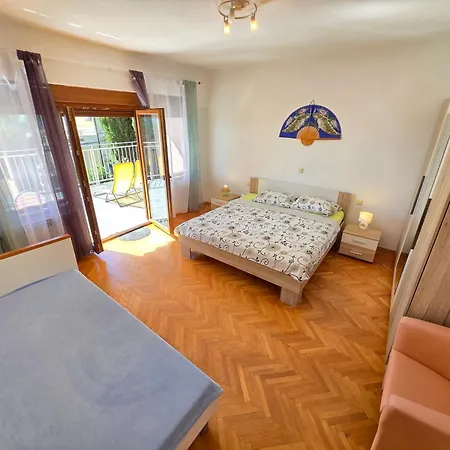 Apartament Jasminka 150m From The Sandy Crikvenica