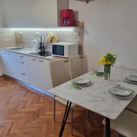Apartman 150m From The Sandy Crikvenica