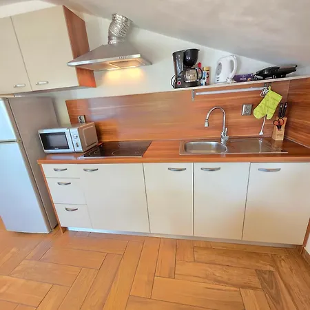 Apartmán Jasminka 150m From The Sandy Crikvenica