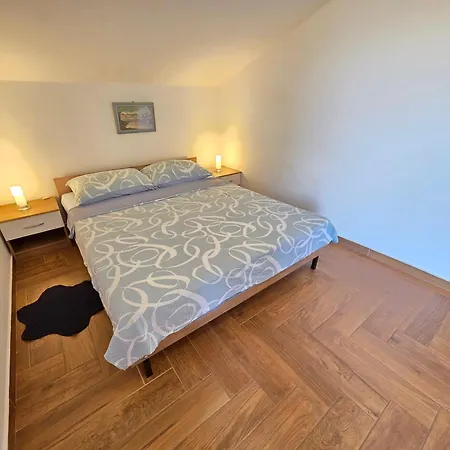 Apartmán Jasminka 150m From The Sandy