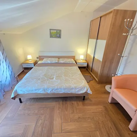 Apartmán Jasminka 150m From The Sandy *