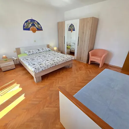 Apartmán Jasminka 150m From The Sandy *
