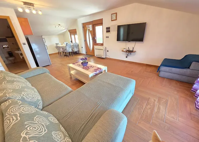 Jasminka 150m From The Sandy Apartman Crikvenica