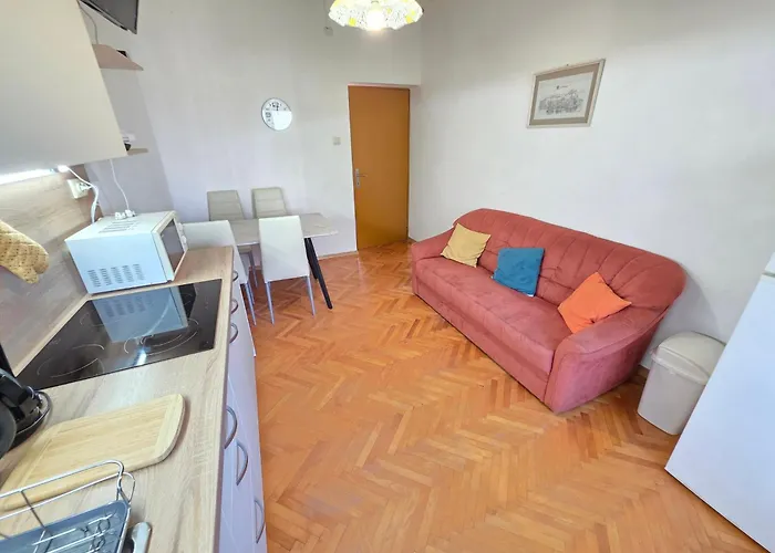 Jasminka 150m From The Sandy Apartman Crikvenica